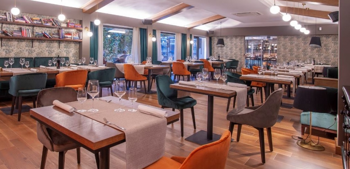 A Club Restaurant, ресторан A Club в Будве
